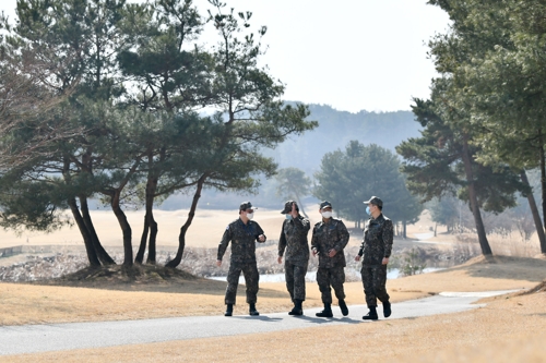 공군 19전비, 휴가·외박 막힌 장병에 영내 골프장 산책 허용