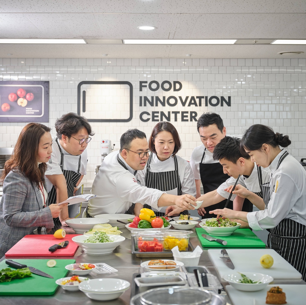 집밥 완전히 대체…롯데마트, 가정간편식·즉석조리식품 강화
