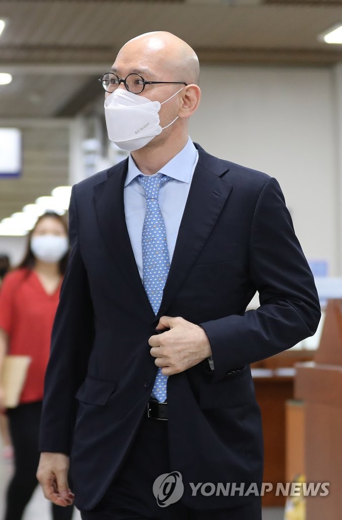 법정 향하는 이해욱 대림산업 회장