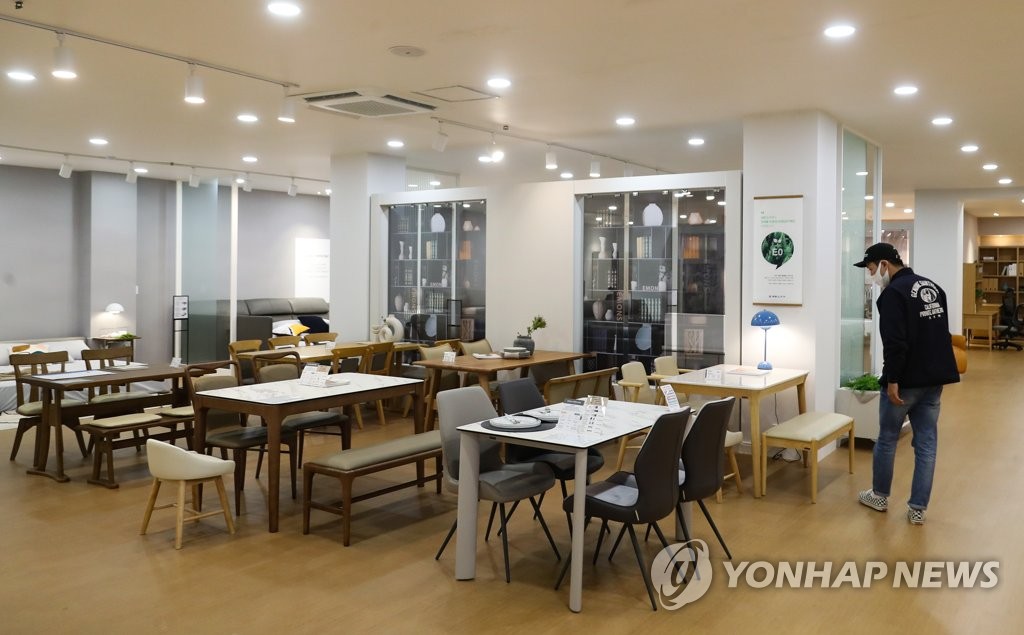 에몬스가구, 서울 논현 전시장 오픈