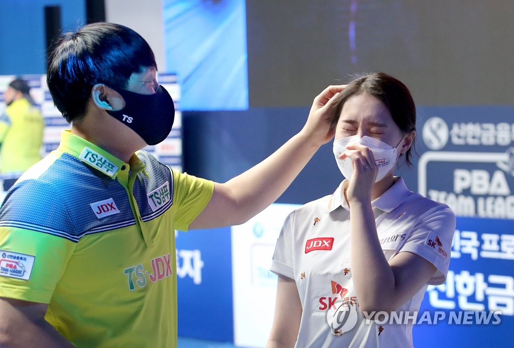 딸 김보미 위로하는 김병호