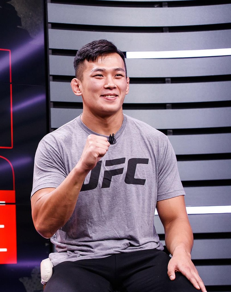 온라인 기자회견 하는 UFC 정다운