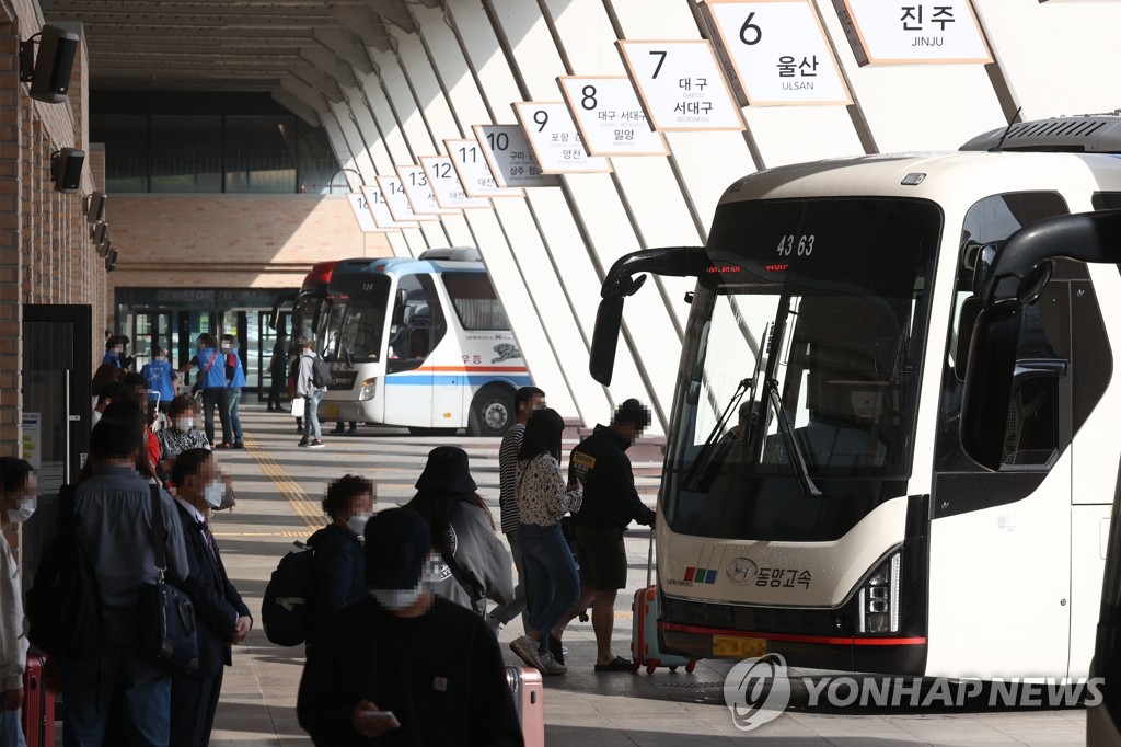 한산한 고속버스터미널