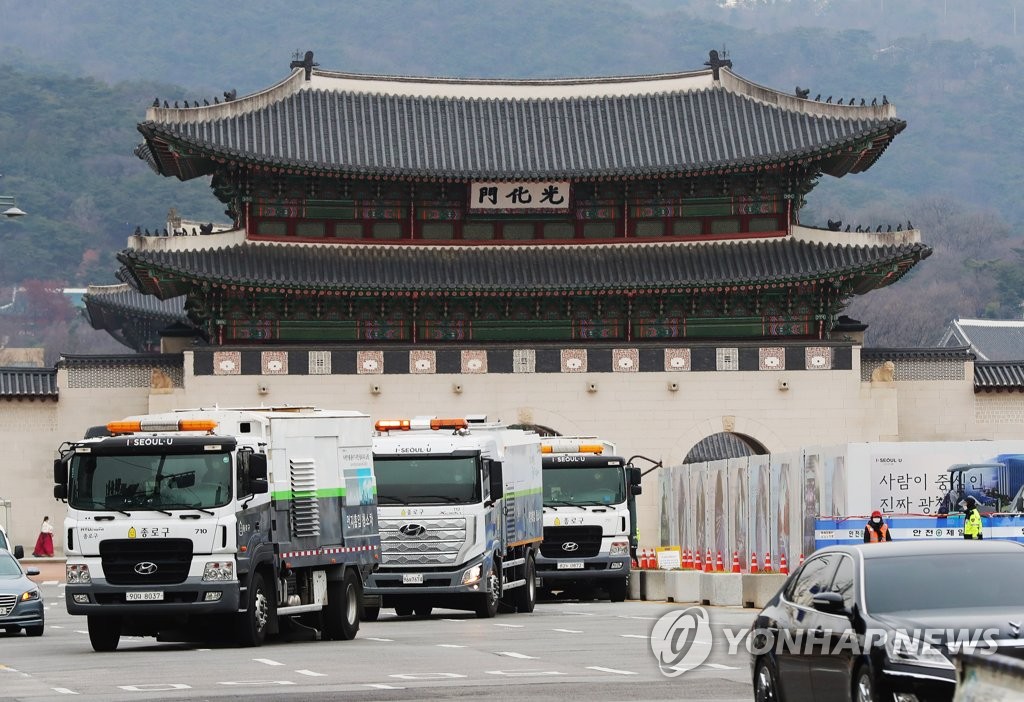 서울시, 미세먼지 계절관리제 관련 도로청소 시연