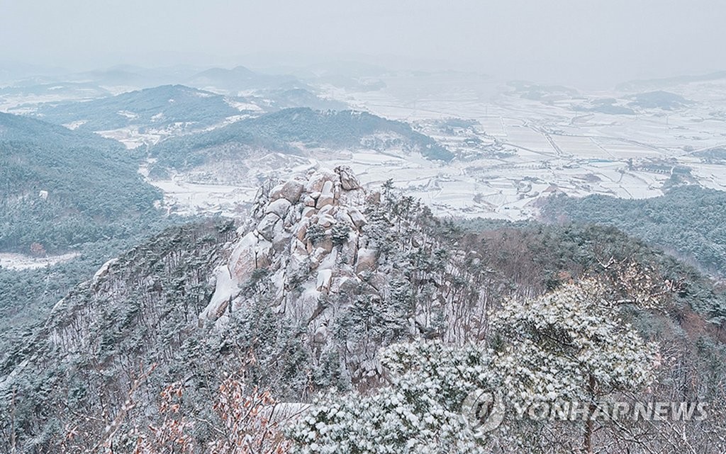 설경이 아름다운 서산 팔봉산