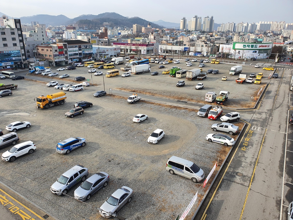 아산시청 부설 주차장 새 단장 후 유료화…6월 말까지
