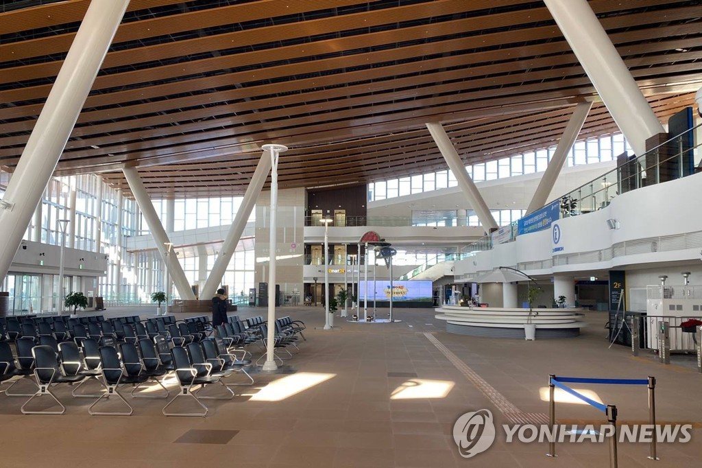 [르포] 코로나 직격탄에 1년째 여객 0 인천항 국제터미널