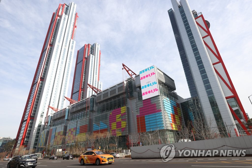 사전 개장한 더현대 서울