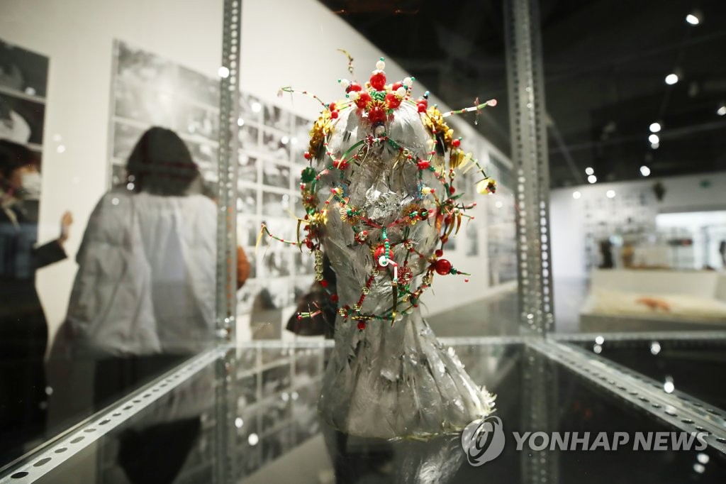 오브제로 만나는 이불의 퍼포먼스