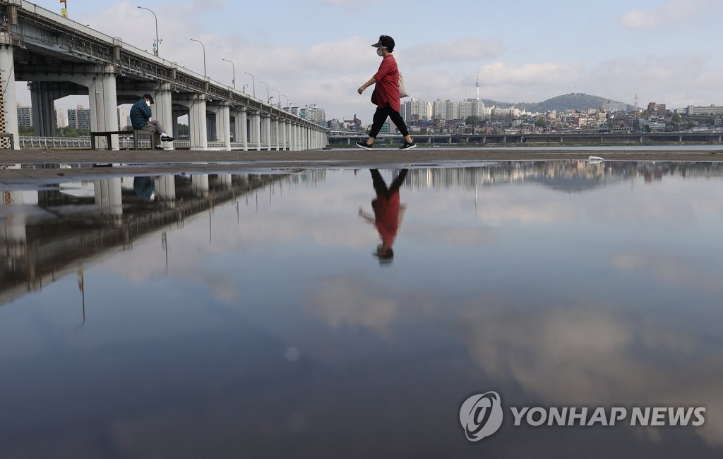 비 갠 뒤 청명한 하늘