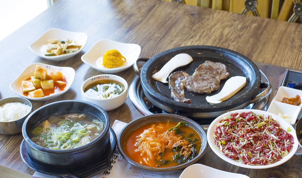 [酒먹방] 공예관 옆 불고깃집…문경약돌한우타운