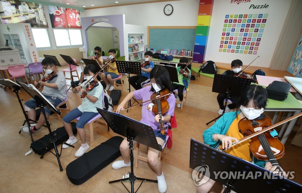 바이올린 켜는 학생들, 담양 만덕초등학교 방과 후 수업