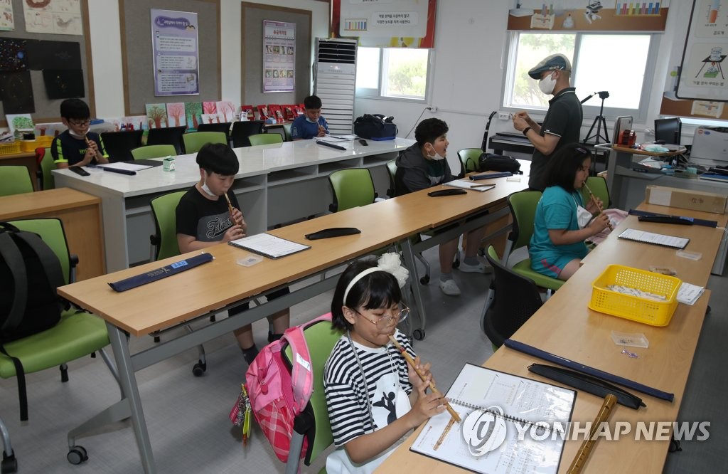 방과 후 수업 중인 학생들, 전남 도내 전면 등교