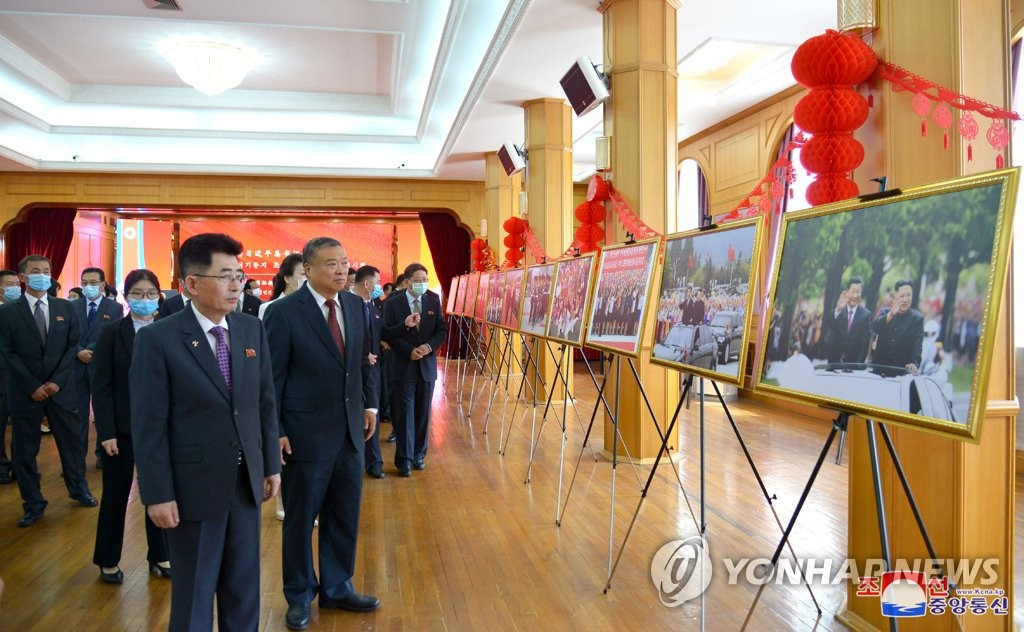 주북 중국대사관, 시진핑 방북 2주년 사진전시회