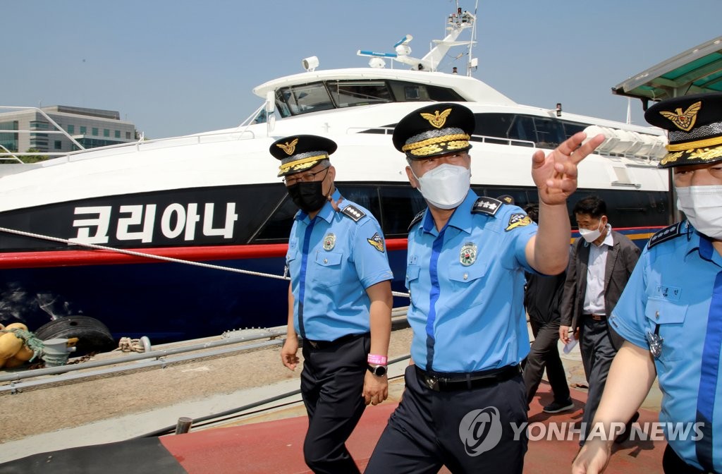 김홍희 해양경찰청장, 서해5도특별경비단 방역현장 점검