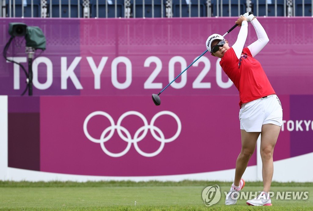 [올림픽] 1번 홀 티샷하는 김효주