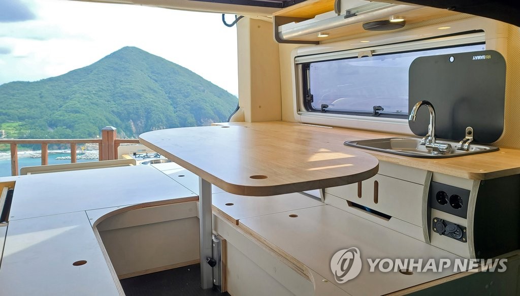 쌍용차, 더 뉴 렉스턴 스포츠 칸 캠핑카 로드칸 공개