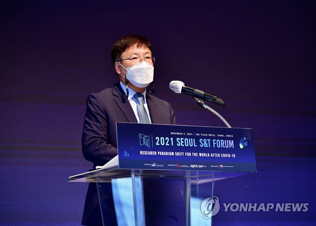 축사하는 권석민 과학기술일자리혁신관