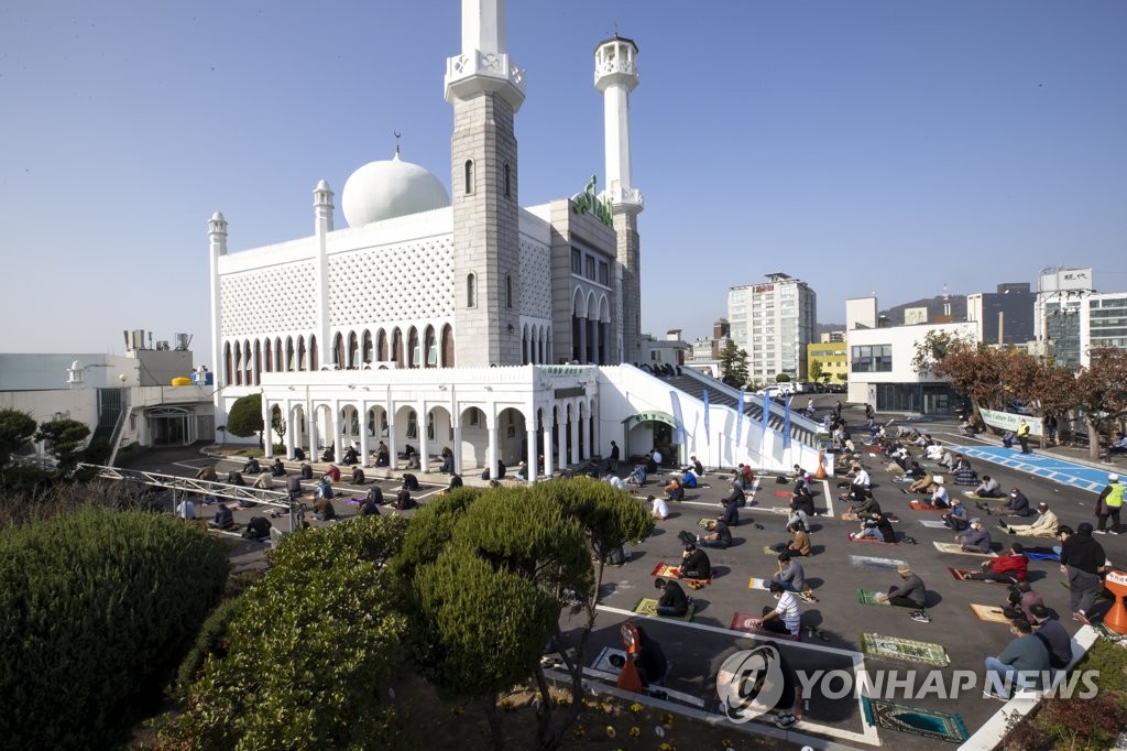 위드코로나, 종교계도 기지개