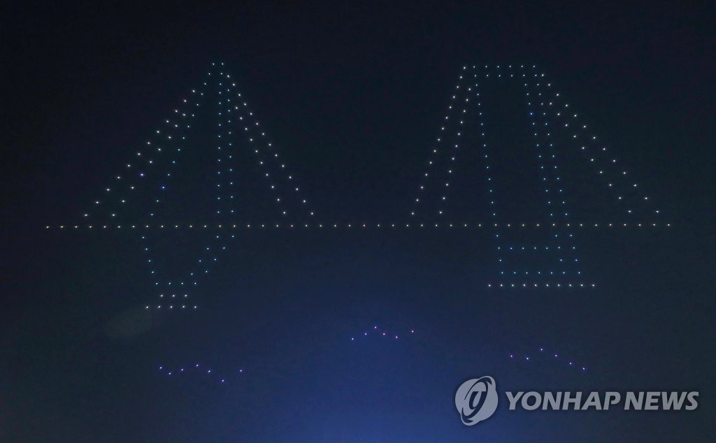 드론 라이팅으로 그려진 제3연륙교