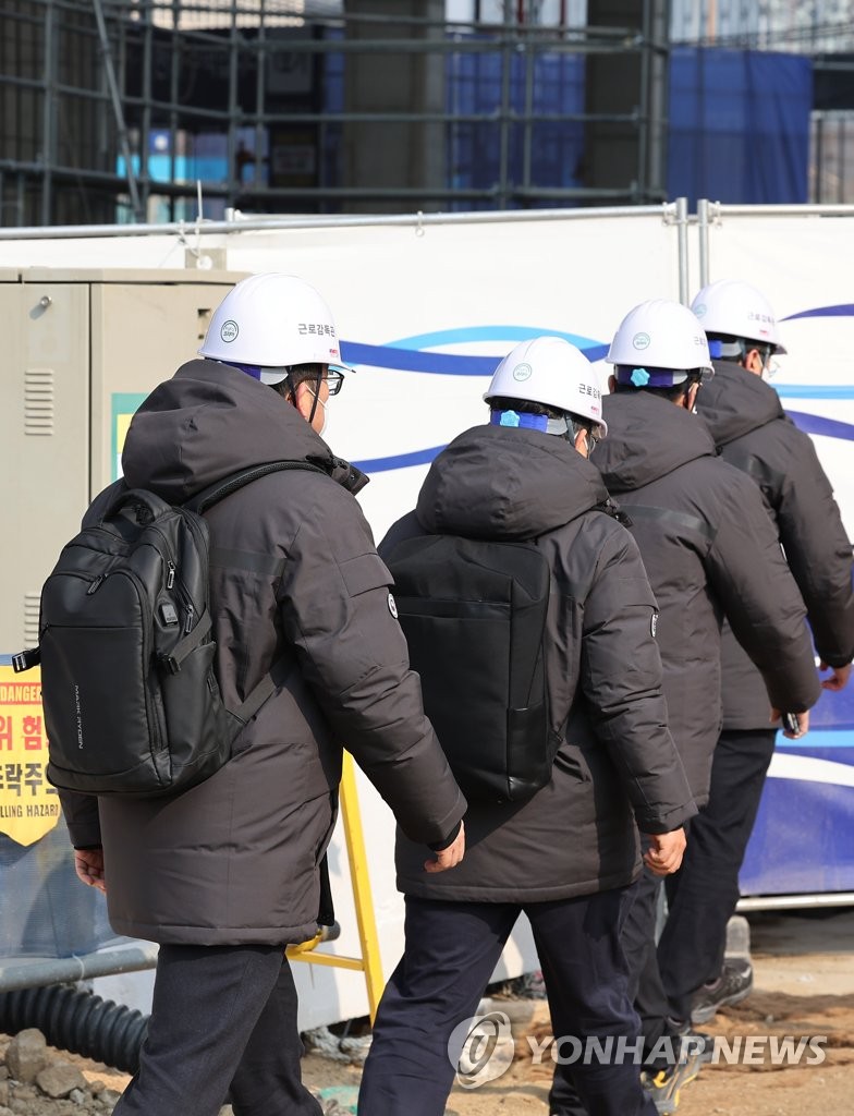 판교 건설 현장 승강기 설치 중 추락 사고 합동감식