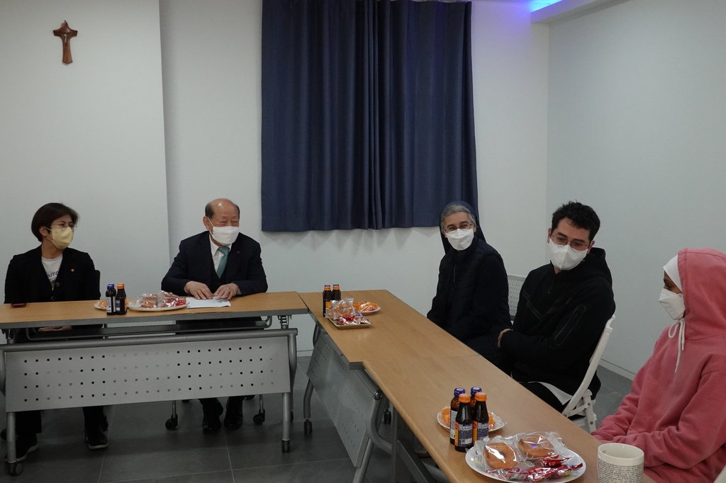 인권위원장, 제주 이주아동·난민 인권 현장방문