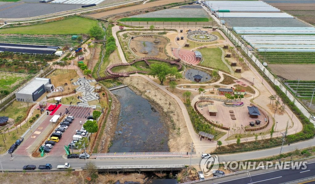 밀양 수산제 역사공원 전경