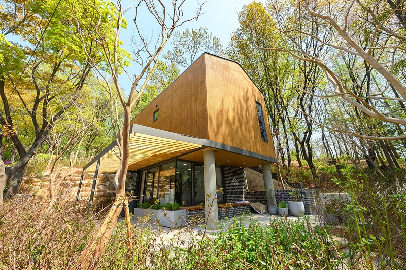 독서와 휴식을 동시에…용왕산 작은책쉼터 개관