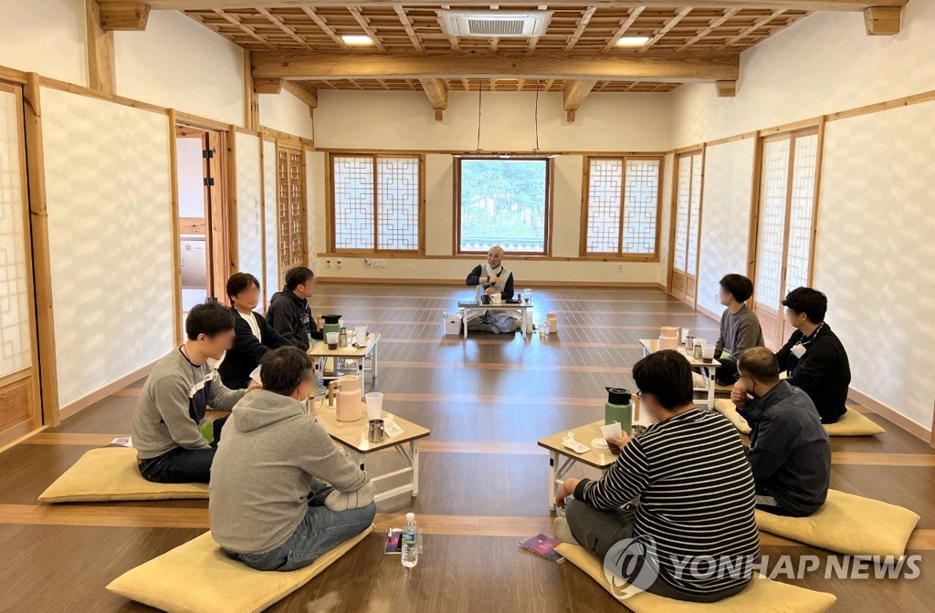 LG엔솔, 초과근무자 힐링 트립 운영…오대산서 명상·필라테스 수업