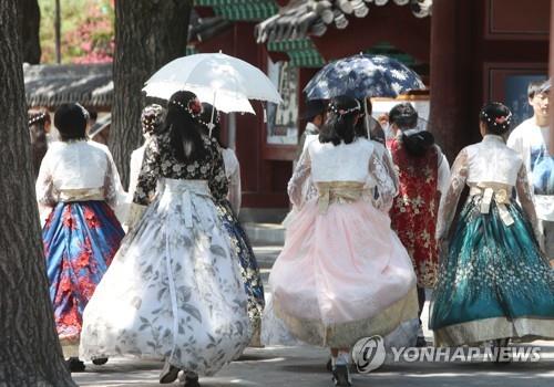 전주 한옥마을에 한복문화창작소…한복 활성화 거점