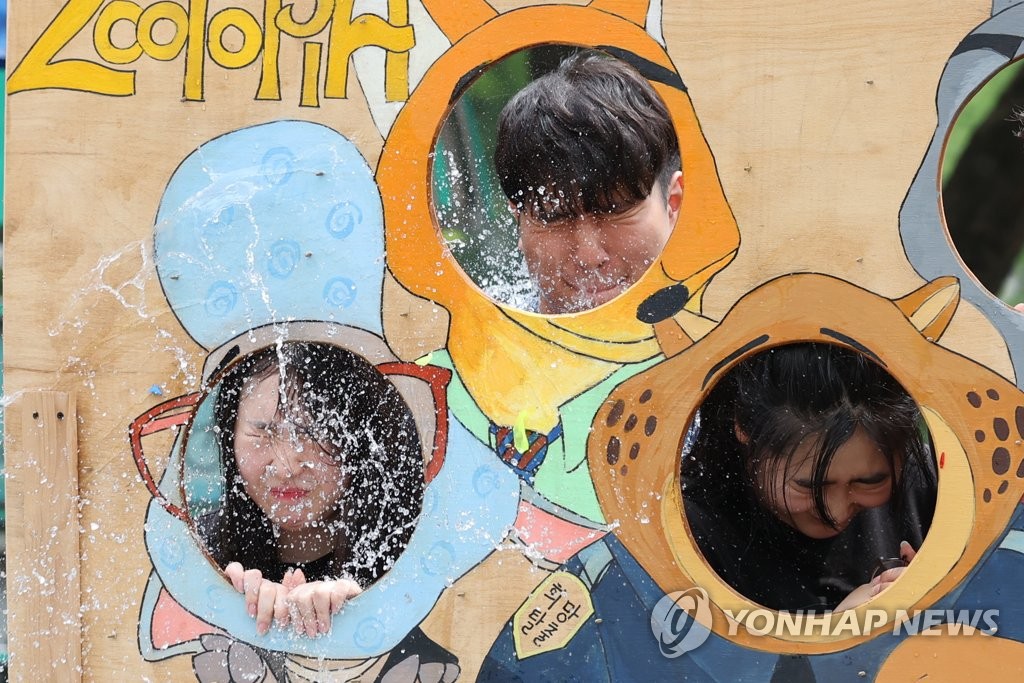 코로나 학번들의 축제 즐기기