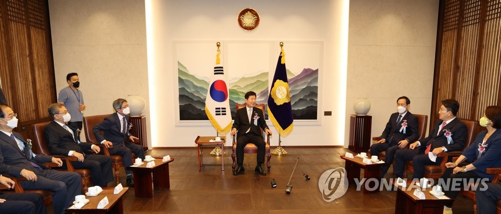 김진표 국회의장, 정당대표 및 4부요인 환담