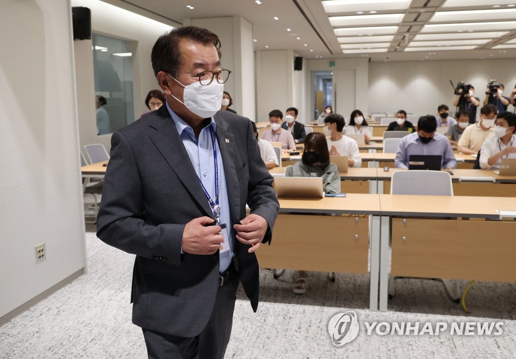 尹 취임 후 첫 홍보수석 브리핑 등판…'메시지 관리' 신호탄?
