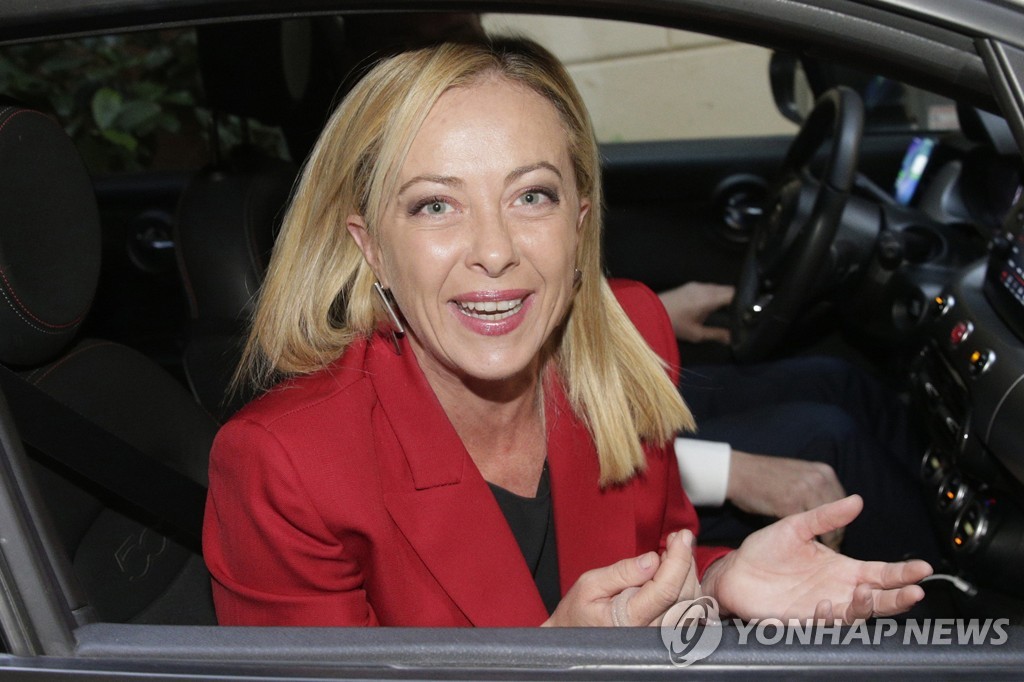 '伊총리 예약' 멜로니, 젤렌스키에게 "충실한 지원" 약속