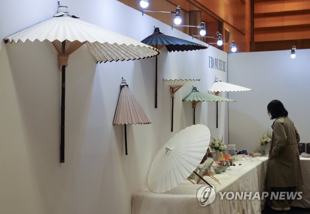 눈길 사로잡는 공예 작품들