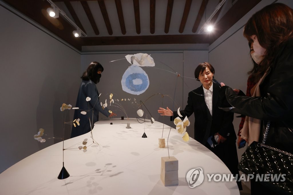 예올X샤넬 프로젝트 전시 반짝거림의 깊이에 관하여