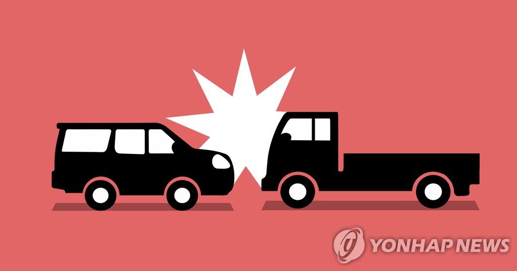 나들목 역주행하던 1t 트럭 정면충돌…8명 경상