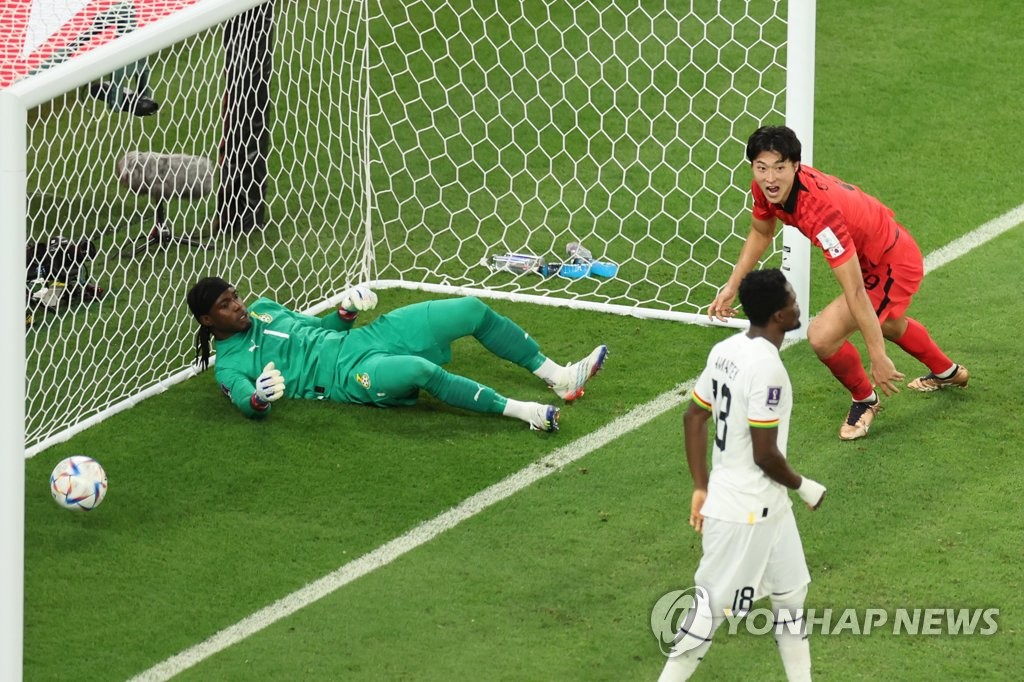 동점골 성공시키는 조규성