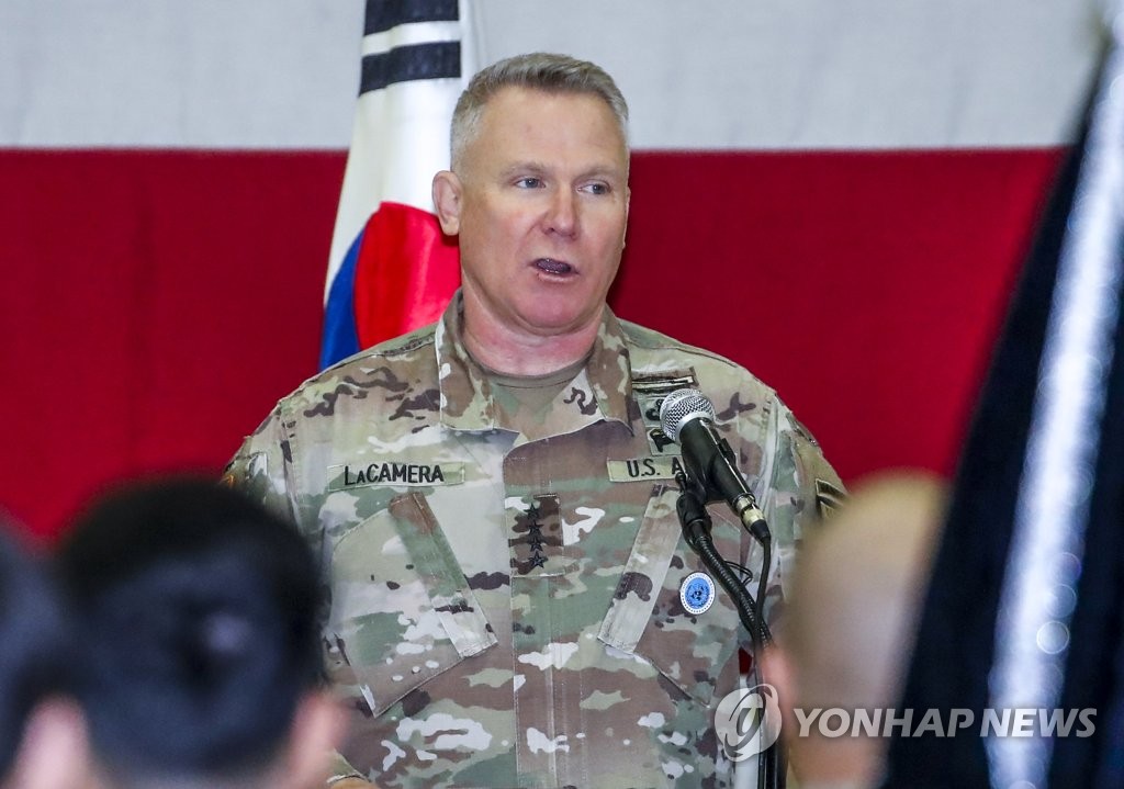 발언하는 주한미군 사령관