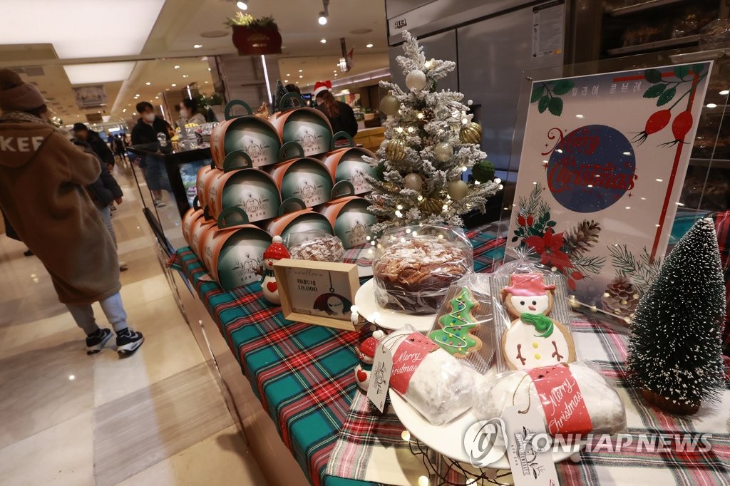 크리스마스 디저트 대전…인기 베이커리 한자리에