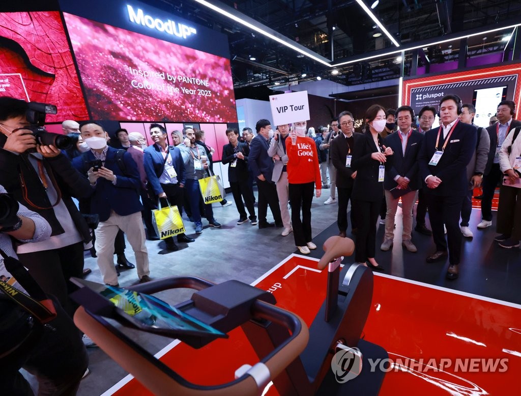 정용진 신세계 부회장, LG 전시관 VIP 투어