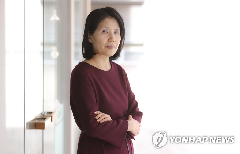 최영미, 고은 시인 문단 복귀에 위선을 실천하는 문학