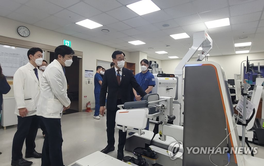 어명소 2차관, 국립교통재활병원 방문