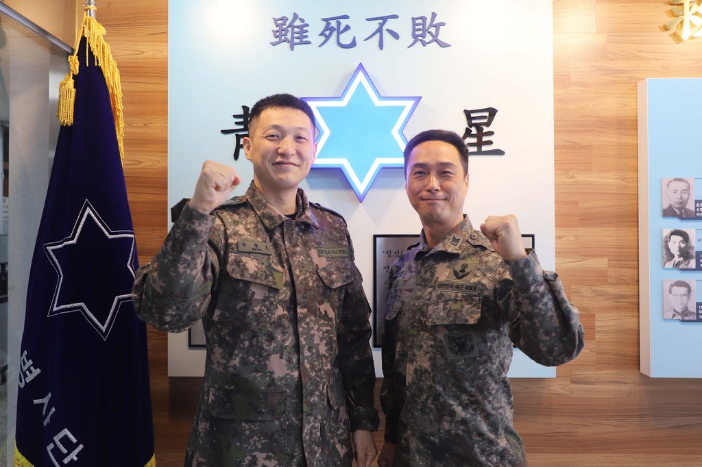 육군 6사단 금형호 소령·최승일 상사, 전복된 차량 운전자 구조