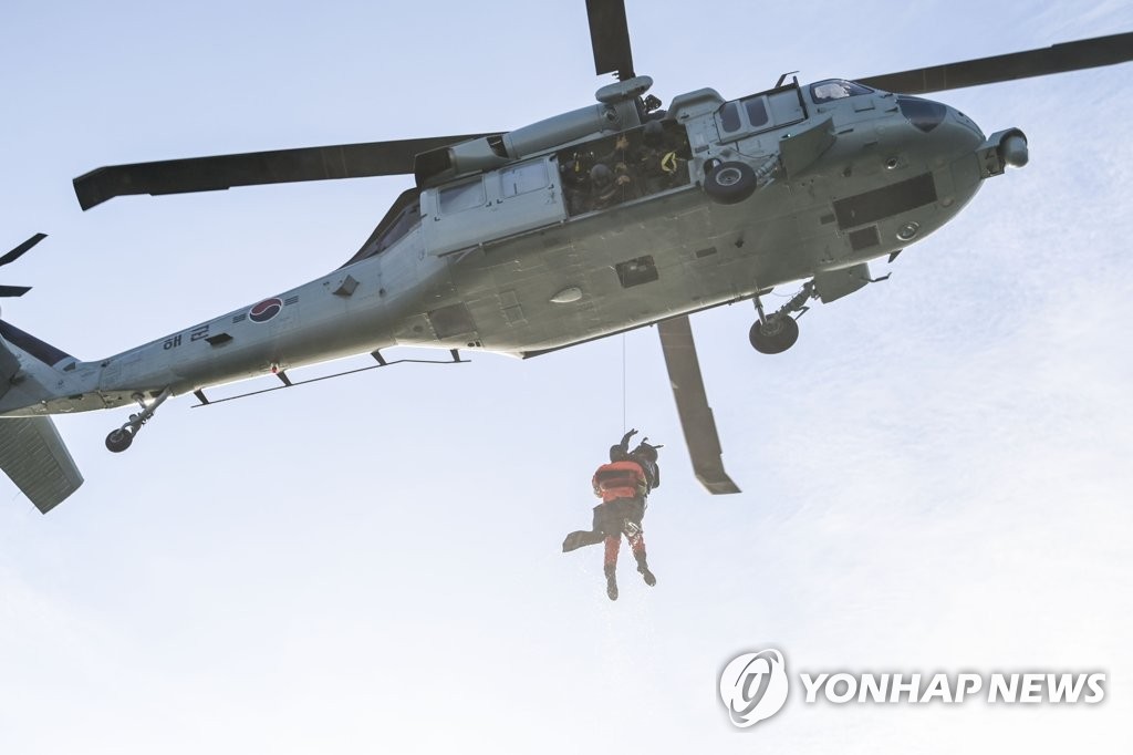 해군 해난구조전대(SSU), 혹한기 항공구조훈련