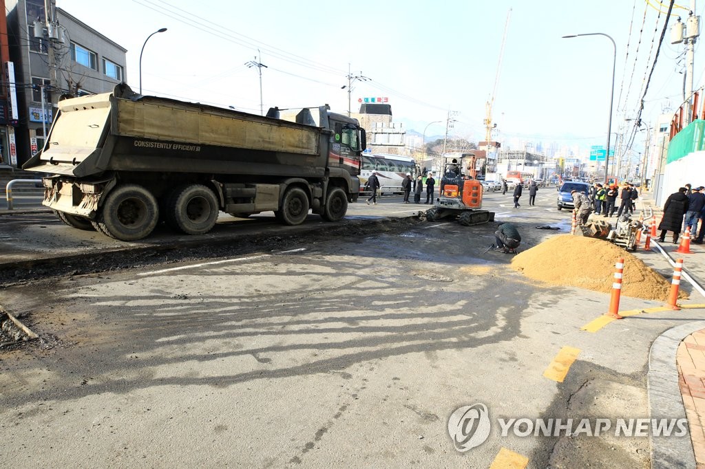 도로 침하 속초 조양동 공사 현장 인근 차량 통행 재개(종합)