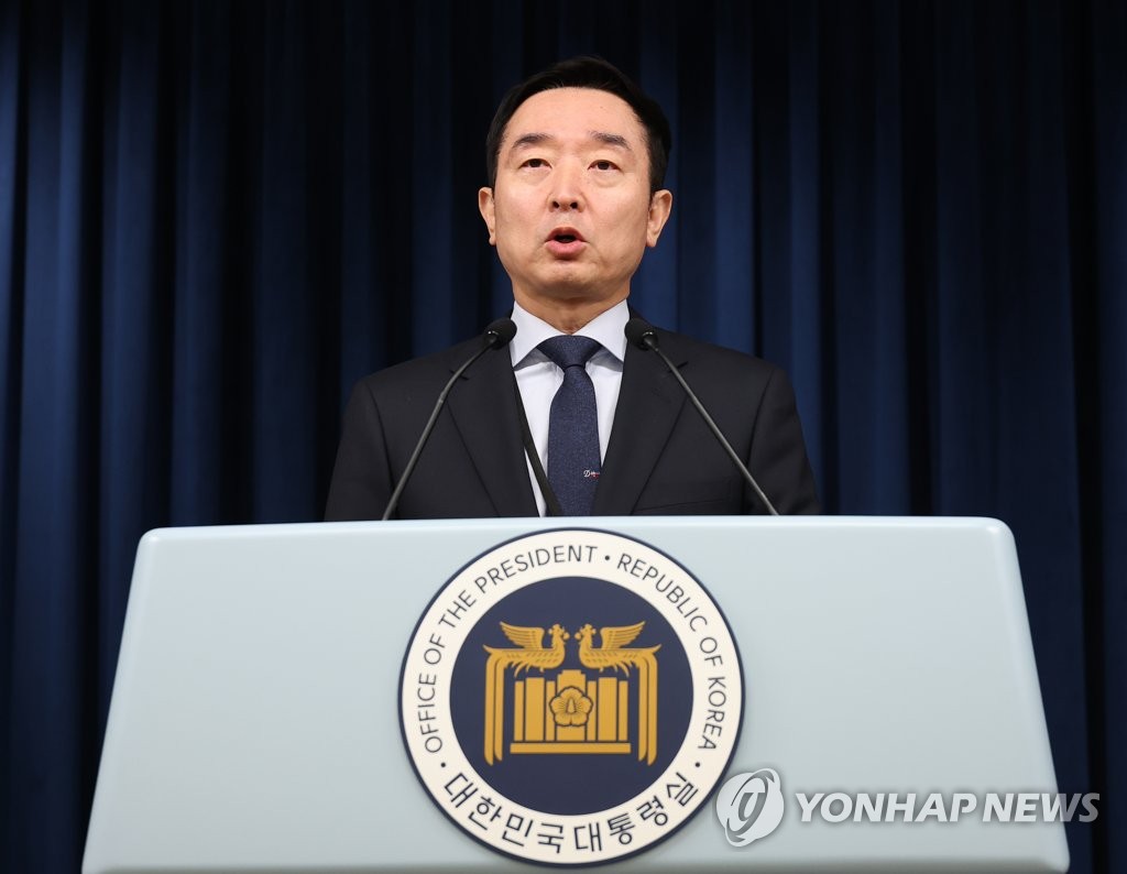 브리핑 나선 이도운 대통령실 대변인