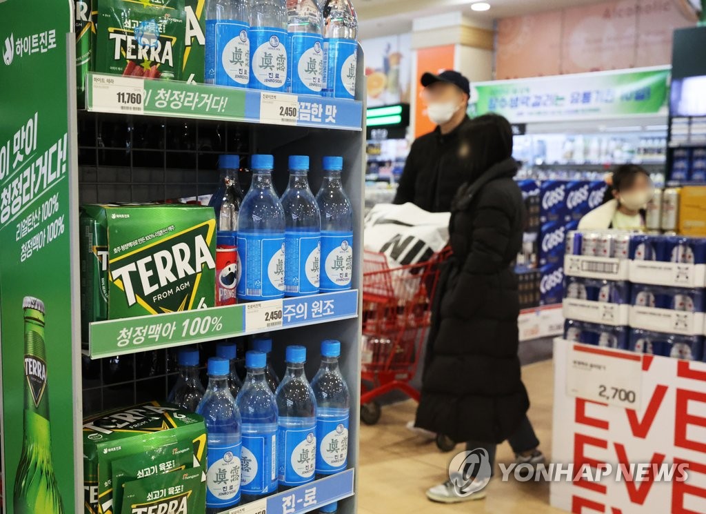 [특징주] 소주·맥주 가격 인상 소식에 주류 종목 강세(종합)
