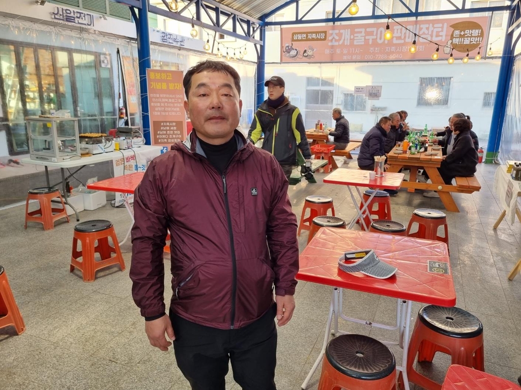 [통통 지역경제] 매출 쑥·관광객 유치까지…남해 조개·굴구이장터