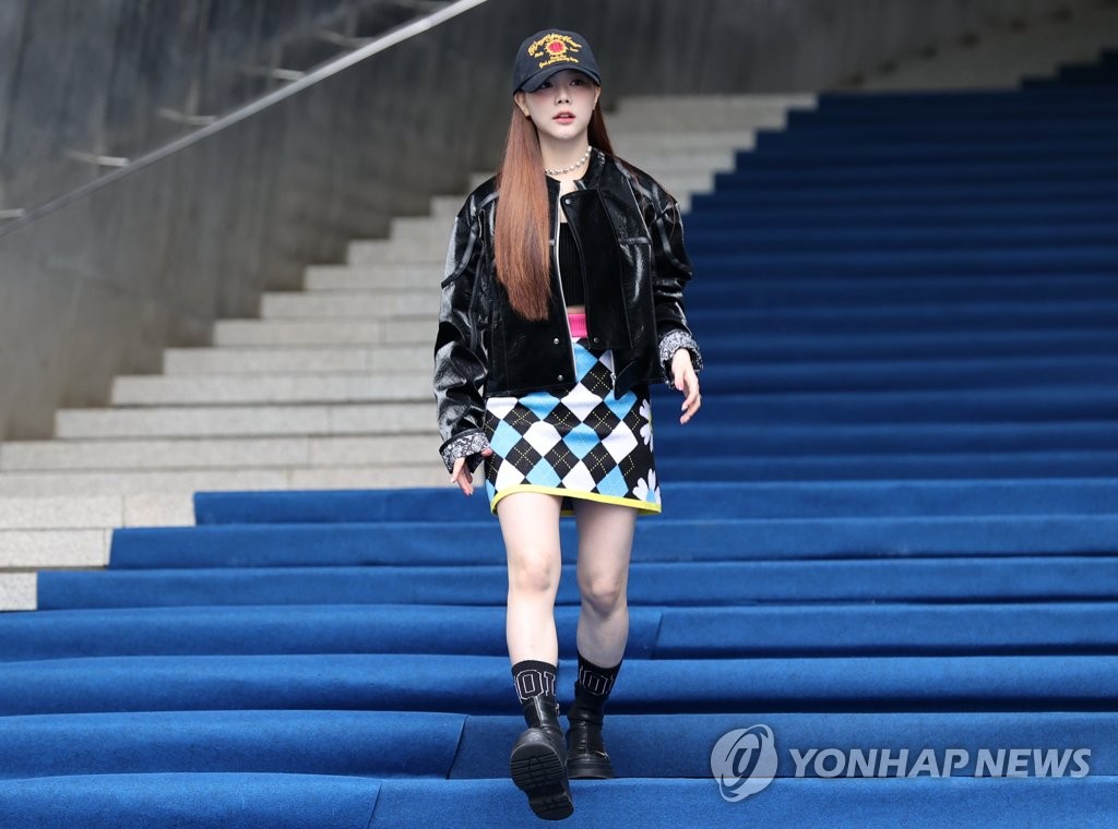 서울패션위크 참석한 은채